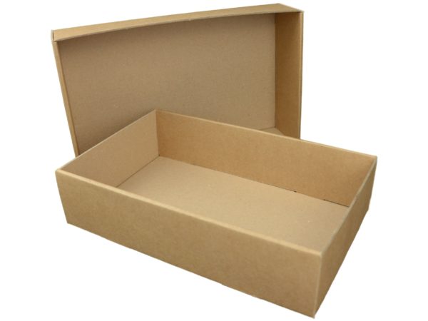 Foto einer offenen, braunen Stülpdeckelkarton / Faltschachtel aus Karton mit E-Welle